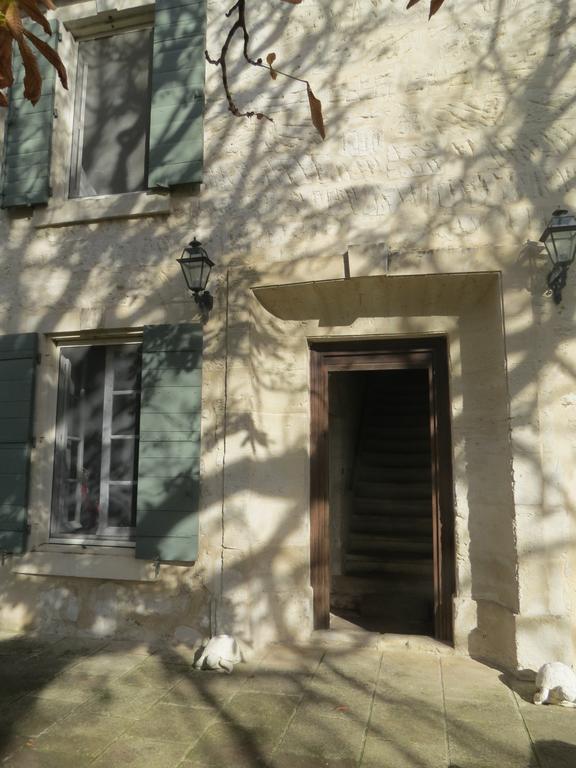 B&B Mas Les Lecques Beaucaire  Exterior foto