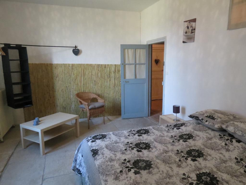B&B Mas Les Lecques Beaucaire  Exterior foto