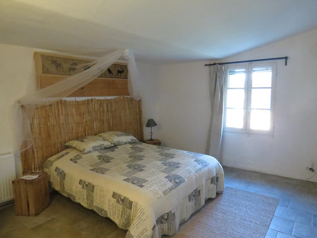 B&B Mas Les Lecques Beaucaire  Exterior foto