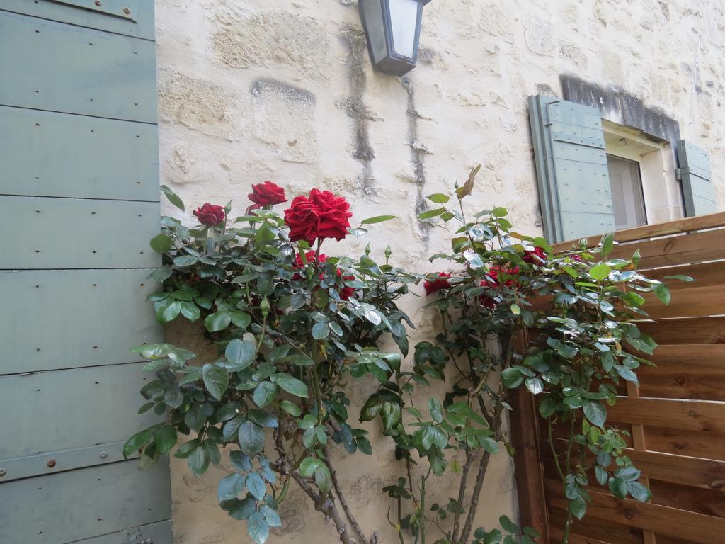 B&B Mas Les Lecques Beaucaire  Exterior foto
