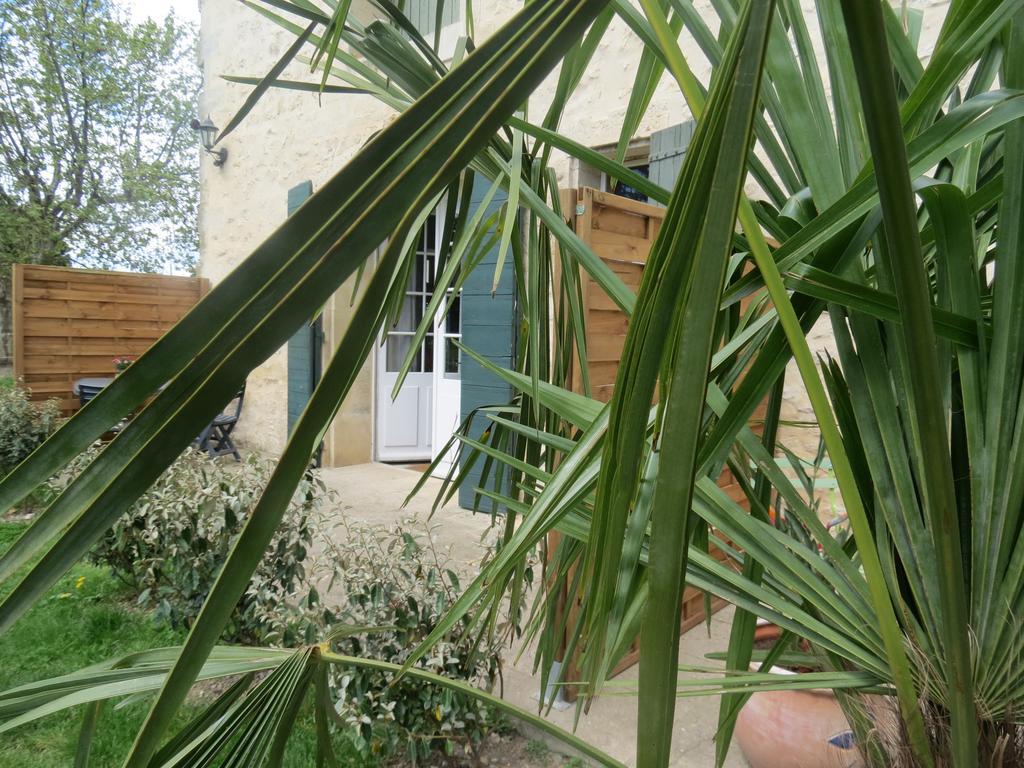 B&B Mas Les Lecques Beaucaire  Exterior foto