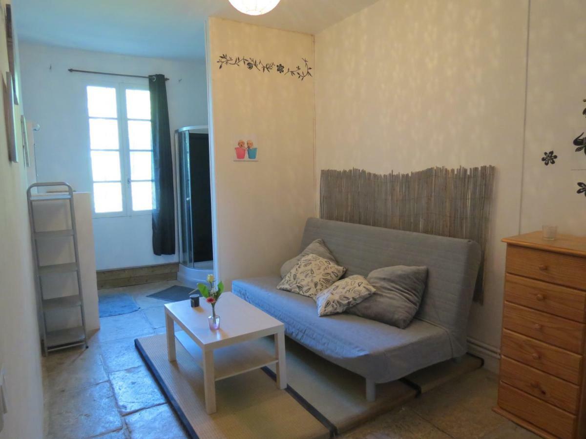 B&B Mas Les Lecques Beaucaire  Exterior foto
