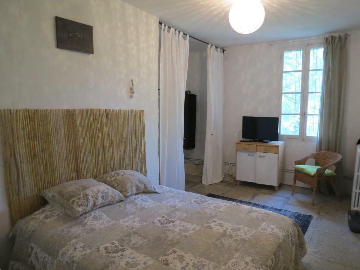 B&B Mas Les Lecques Beaucaire  Exterior foto